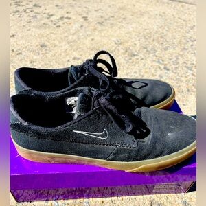 Nike SB Shane O’Neill Shoes size 11 (used like new) box included